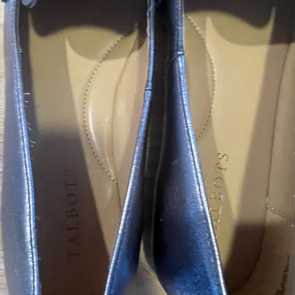 Talbots Womens Francesca Tasseled Silver Metallic Leather Driving Flats size 7 - Picture 6 of 10